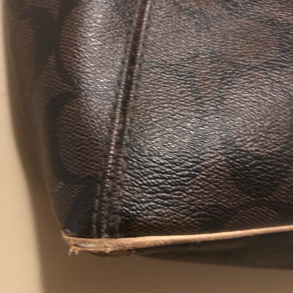 Coach Peyton signature shoulder bag - Picture 6 of 9